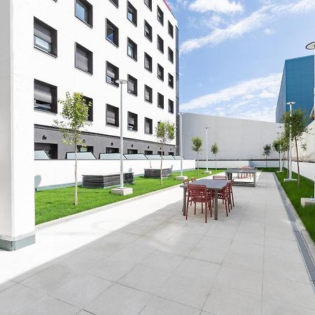 Micampus Xaudaro Student Residence Мадрид Экстерьер фото